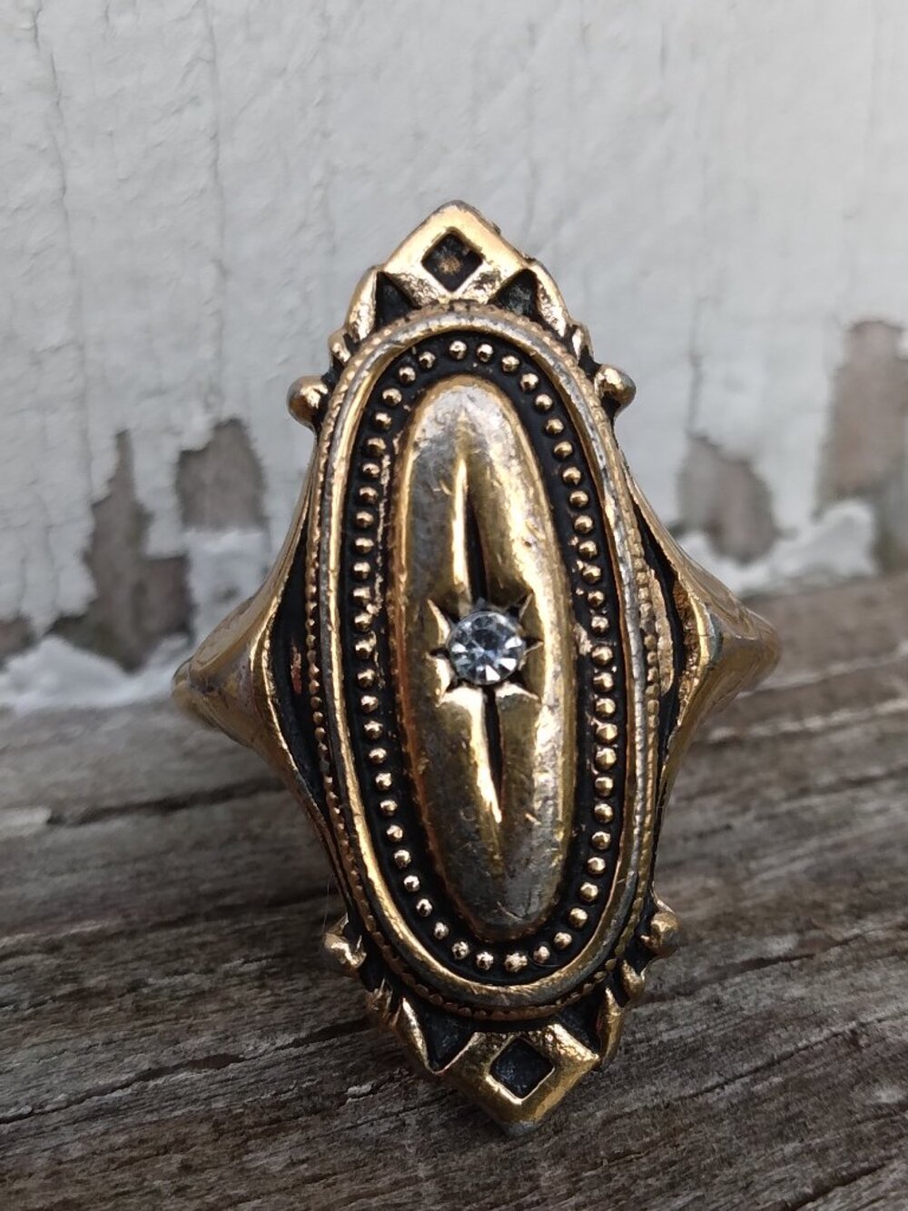 Vintage Avon 1976 Kensington Ring Victorian Style Gold Tone Size 6 - Picture 7 of 12